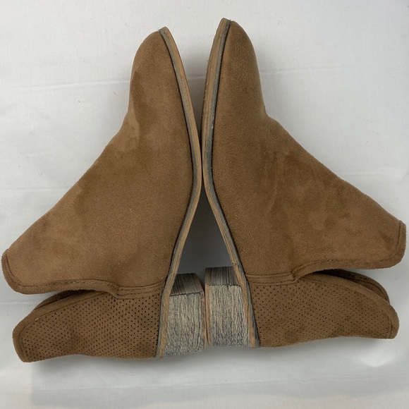 Seven7 SoHo Vegan Slip on Ankle Booties Size 9 - Picture 6 of 12